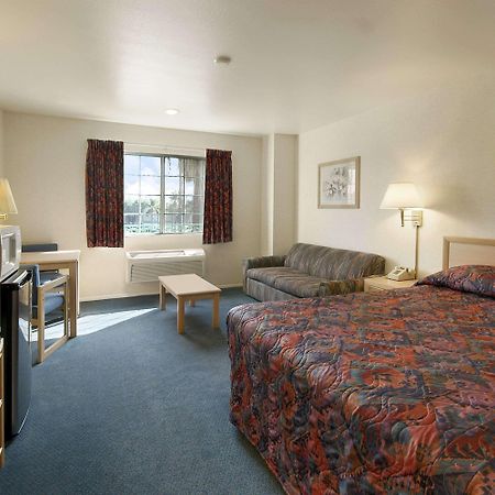 Days Inn By Wyndham Riverside Tyler Mall Zimmer foto